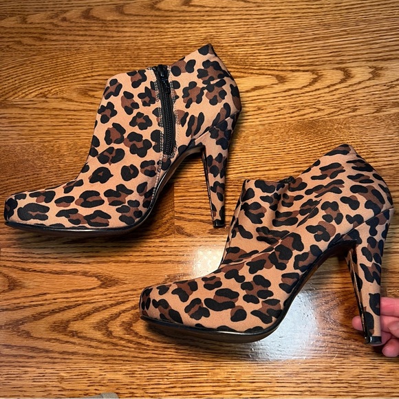 Spring Leopard Print High Heels - Picture 4 of 9